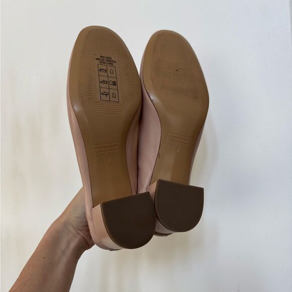 EVERLANE The Day Pump in Pale Pink - Picture 7 of 7
